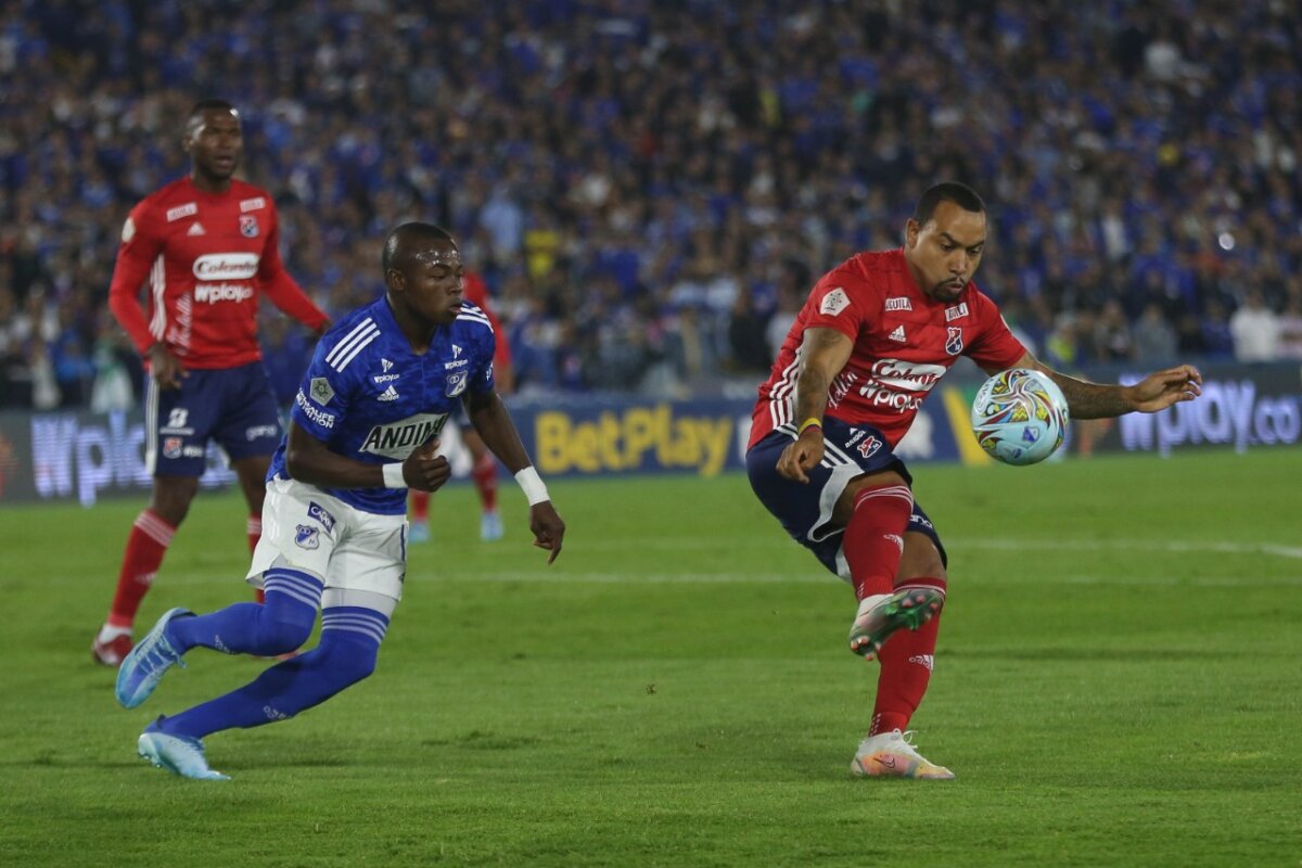 Invencibles: Millos en un partidazo, a la final 4 Invencibles: Millos en un partidazo, a la final Millonarios, el 15 veces campeón de Colombia, jugó un partidazo. Con 10 hombres y perdiendo 2-0, remontó, empató con Independiente Medellín 2-2 y clasificó a la final de la Copa Colombia.