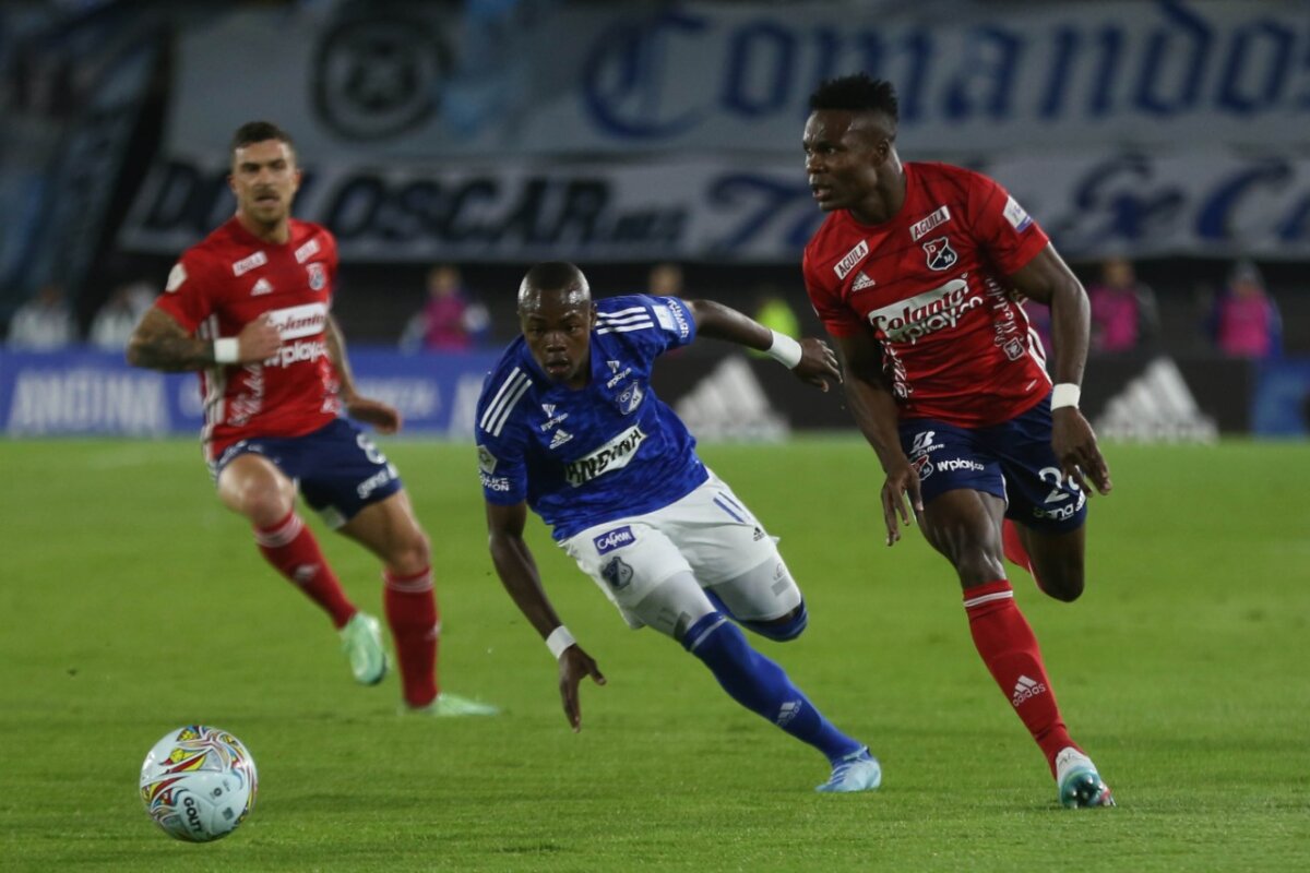 Invencibles: Millos en un partidazo, a la final 3 Invencibles: Millos en un partidazo, a la final Millonarios, el 15 veces campeón de Colombia, jugó un partidazo. Con 10 hombres y perdiendo 2-0, remontó, empató con Independiente Medellín 2-2 y clasificó a la final de la Copa Colombia.