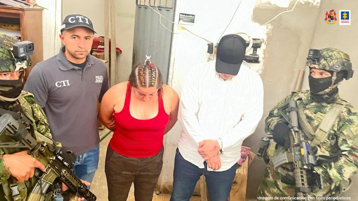 Capturan a 'Los Mosquitos', red delictiva que vendía estupefacientes 1 Capturan a 'Los Mosquitos', red delictiva que vendía estupefacientes La Fiscalía General de la Nación anunció la captura de 8 presuntos integrantes 'Los Mosquitos', red delictiva dedicada a surtir los expendios de estupefacientes en Bogotá y otras ciudades.