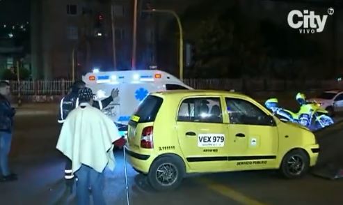 Madre e hija fueron atropelladas por un taxi en Ciudad Bolívar 1 Madre e hija fueron atropelladas por un taxi en Ciudad Bolívar En horas de la madrugada de este jueves una madre e hija fueron atropelladas por un taxi cuando intentaban cruzar la Avenida Villavicencio, a la altura del barrio Candelaria la Nueva.