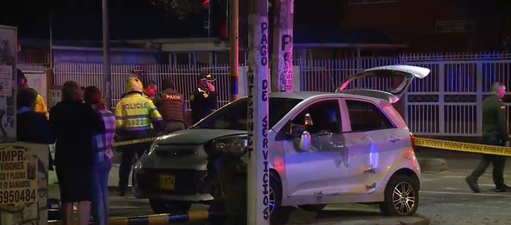 Persecución de pillos terminó en balacera en el sur de Bogotá En la noche de este lunes, en medio de una persecución, se formó una balacera entre varios policías y unos pillos que acababan de robar un vehículo.