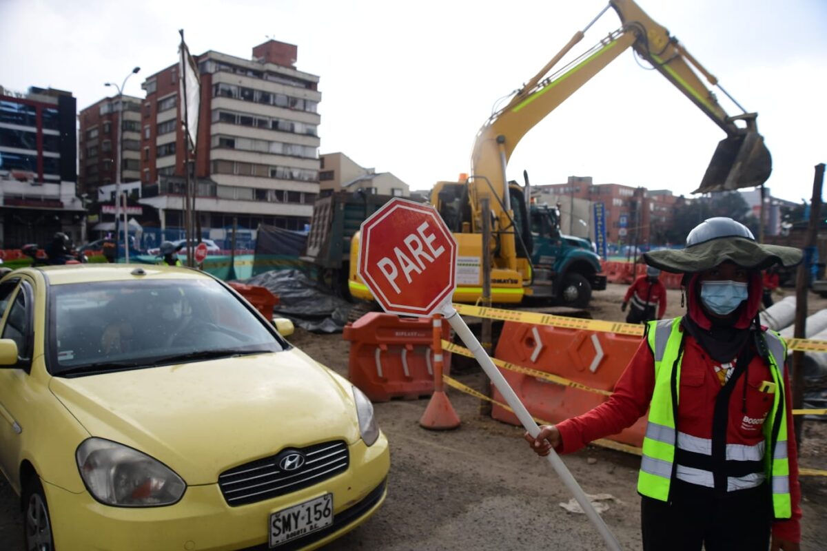 ¡Pilas! Comienzan los cierres viales en el barrio Pradera 3 ¡Pilas! Comienzan los cierres viales en el barrio Pradera En el barrio Pradera de la localidad de Puente Aranda, se realizarán nuevos cierres viales desde este lunes 5 de septiembre.