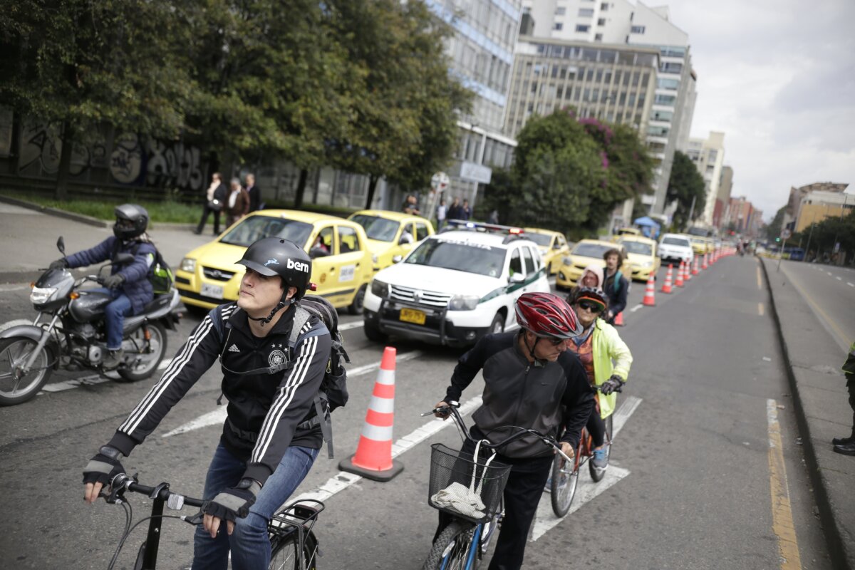 Lo que debe tener en cuenta para el Día sin Carro y sin Moto 1 Lo que debe tener en cuenta para el Día sin Carro y sin Moto Este jueves 22 de septiembre se lleva a cabo el día sin carro y sin moto en Bogotá, jornada que no se realizaba desde hacía dos años a causa de la pandemia del Covid-19. Por esta razón, la alcaldía de Bogotá dio una serie de anuncios y recomendaciones para los ciudadanos, con el fin de que esta actividad se lleve a cabo de la mejor manera.