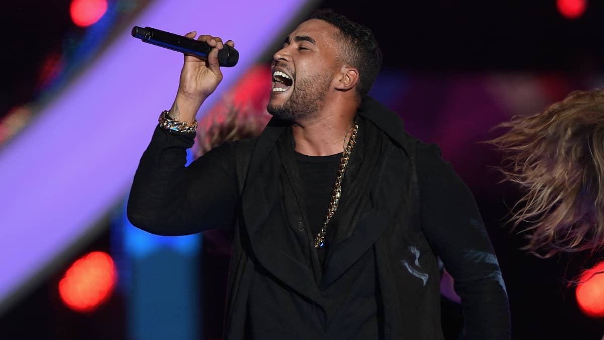 El pasado criminal de Don Omar: vendió drogas en la calle 1 El pasado criminal de Don Omar: vendió drogas en la calle El reconocido cantante de música urbana Don Omar le dio una entrevista a Don Francisco para la cadena de noticias CNN en español y reveló detalles desconocidos de su vida antes de ser famoso, pues cometió varios delitos.