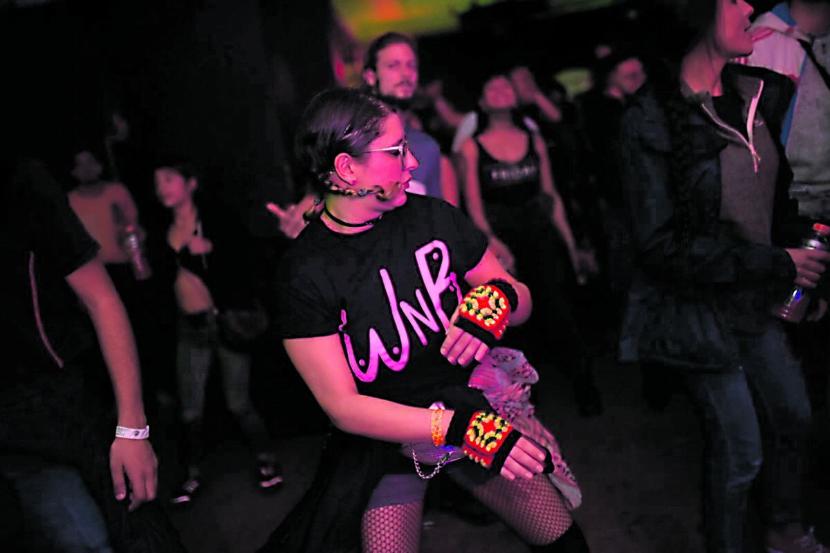 El poder del arte para impactar a los más jóvenes Años antes de que naciera Woman and Bass, en el 2018 Luisa creó Jump, una fundación de la cual es directora y cuyo objetivo es apoyar la formación y mejora de oportunidades de artistas y emprendedores, que buscan la oportunidad de poder rentabilizar y monetizar sus proyectos.