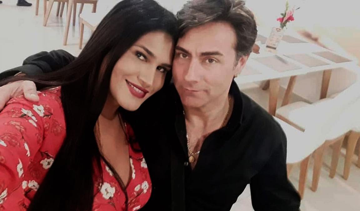 Ex de Mauro Urquijo sigue boleteándolo: "Yo era quien lo bañaba" 3 Ex de Mauro Urquijo sigue boleteándolo: "Yo era quien lo bañaba" Todo apunta a que María Gabriela Ísler, la ex del actor Mauro Urquijo, sigue bastante dolida por el final de su relación, ya que continúa mandándole indirectas a través de sus redes sociales.