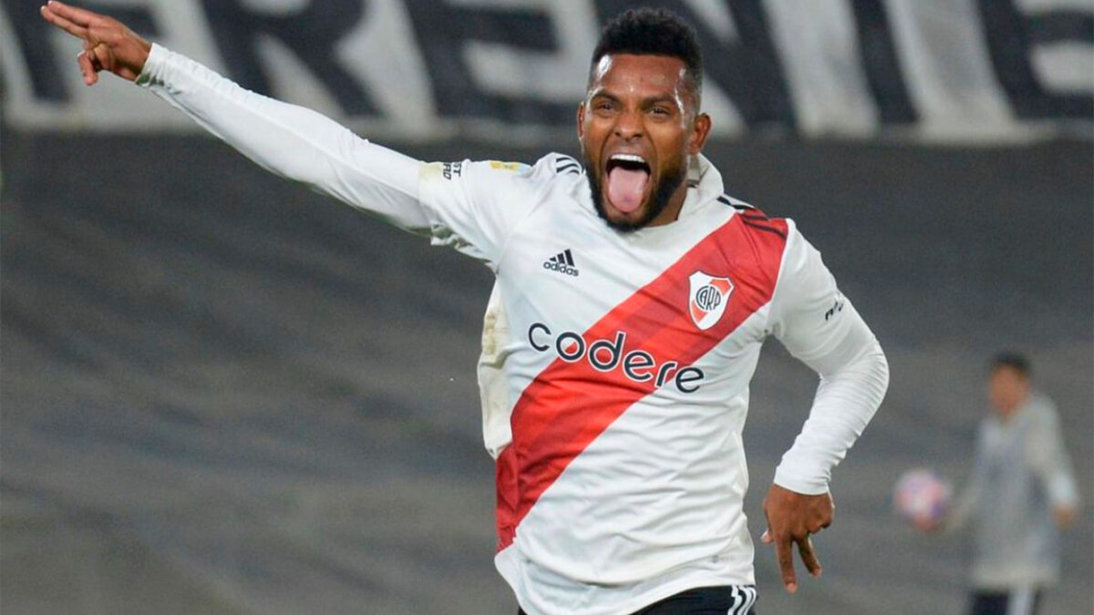 Pille el golazo de Miguel Borja con River Plate Goleador que se respeta siempre aparece en los momentos, clave, y Miguel Ángel Borja no es la excepción. Este miércoles el delantero colombiano se vistió de figura con su equipo, River Plate, al marcar un golazo frente a Banfield, en la Superliga Argentina.