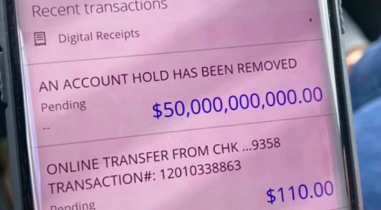 Tremendo error: banco le transfirió millonaria suma al cliente equivocado 1 Tremendo error: banco le transfirió millonaria suma al cliente equivocado A un hombre de la nada le llegó la transferencia de una millonada, pues por error del banco recibió 50 millones de dólares.