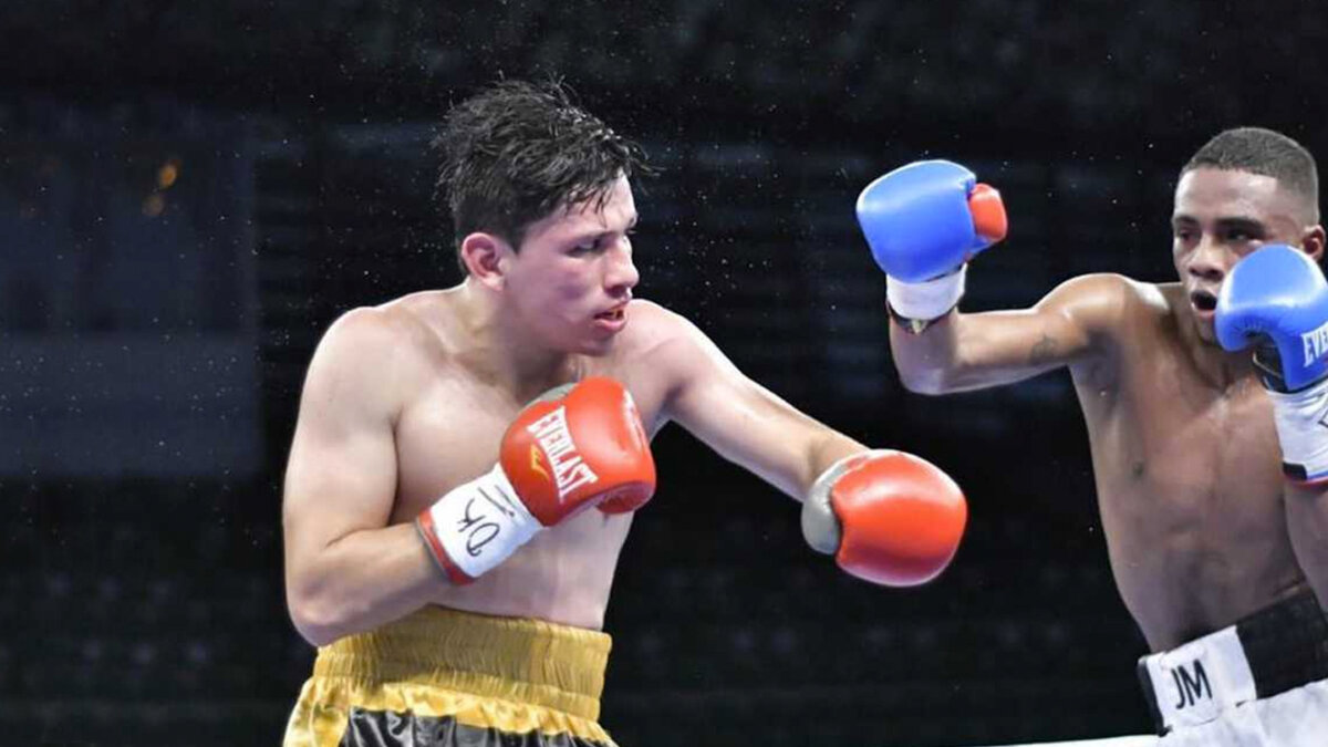 Declaran muerte cerebral al boxeador que llevaba cinco días en coma El boxeo colombiano sigue en vilo por la salud de Luis Quiñones. El pugilista santandereano lleva cinco días hospitalizado, tras desplomarse en un combate que tuvo el pasado sábado, en el coliseo 'Elías Chegwin' de Barranquilla, frente a José Muñoz. Sin embargo, hay versiones encontradas con respecto a su estado.