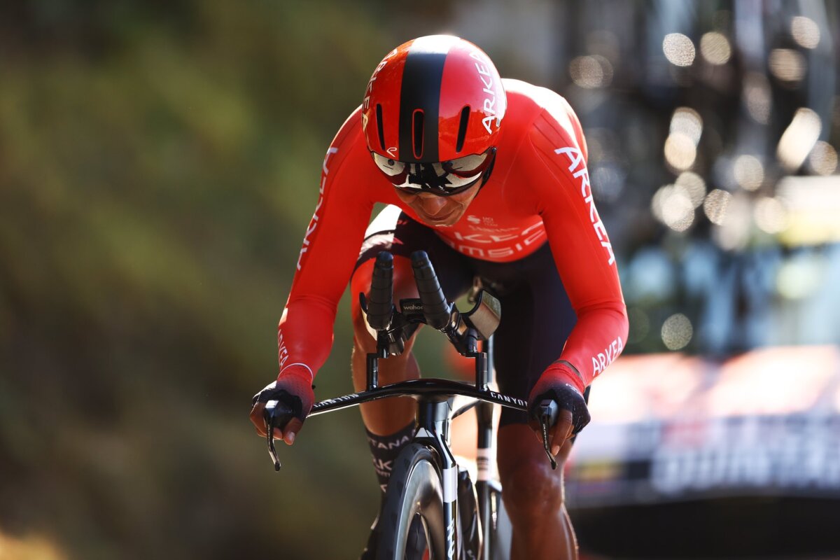 Atención: Nairo Quintana no seguirá con el equipo Arkea Giro inesperado en el futuro de Nairo Quintana. El corredor colombiano anunció este viernes, a través de sus redes sociales, que no seguirá corriendo con el equipo Arkea Samsic la próxima temporada.