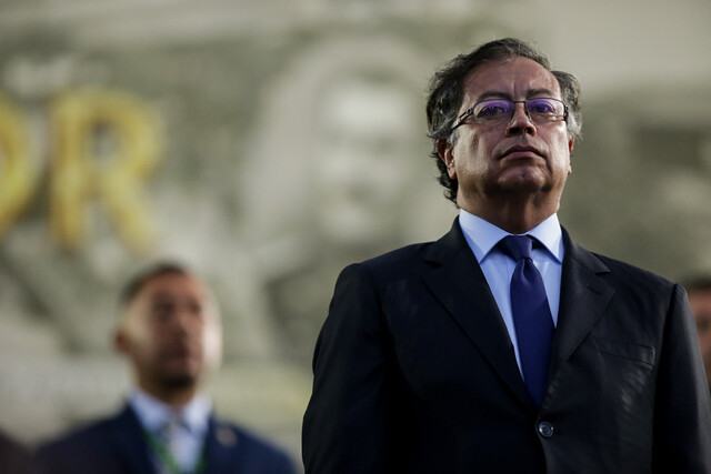 Petro llegará al Huila por asesinato de policías Después de haber participado en el Encuentro de Empresarios del Transporte de Carga, en Montenegro (Quindío), el presidente de la República, Gustavo Petro, tomó la decisión de trasladarse a Neiva, Huila, para ponerse al frente del caso del asesinato de ocho uniformados de la Policía Nacional en la vereda Corozal.