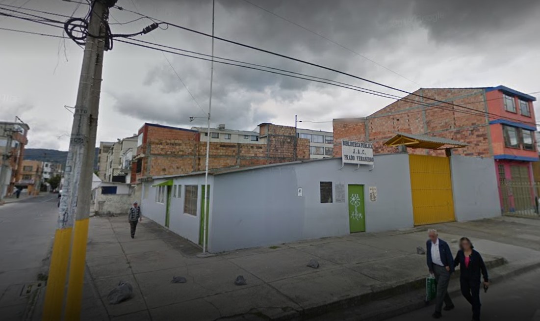 Ladrones robaron a vecinos en Suba que estaban en una asamblea de seguridad La inseguridad en la capital es todo un dolor de cabeza y las denuncias que se han conocido sobre hurtos son el pan de cada día. Recientemente los residentes del barrio Prado Veraniego, en Suba, denunciaron que en medio de una asamblea fueron atracadas al menos 20 personas.