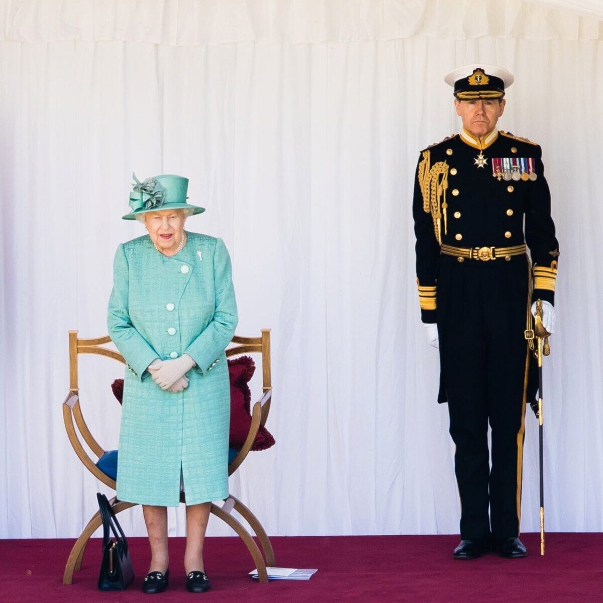 El extraño doble arcoíris en el cielo de Londres tras la muerte de la reina Isabel II Tras la muerte de la reina Isabel II en Escocia a sus 96 años, en el mundo no paran los mensajes de condolencias y las diferentes muestras de cariño. En las redes sociales los mensajes por la muerte de la monarca más longeva en la historia no paran.