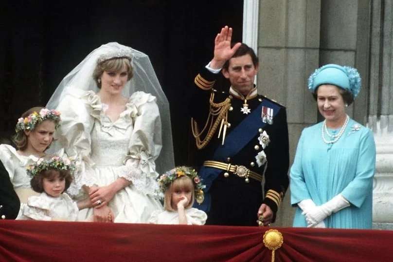 Racismo, muertes e infidelidades... las crisis a las que le hizo frente Isabel II 2 Racismo, muertes e infidelidades... las crisis a las que le hizo frente Isabel II Desde la dramática muerte de su nuera, la princesa Diana, hasta las acusaciones de racismo lanzadas por su nieto Enrique y la esposa de este, Meghan, Isabel II hizo frente durante su reinado a varias crisis que sacudieron a la monarquía.