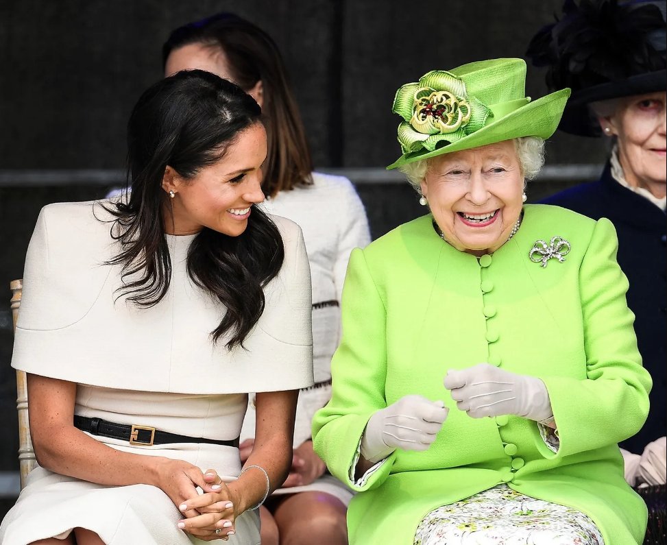 Racismo, muertes e infidelidades... las crisis a las que le hizo frente Isabel II 1 Racismo, muertes e infidelidades... las crisis a las que le hizo frente Isabel II Desde la dramática muerte de su nuera, la princesa Diana, hasta las acusaciones de racismo lanzadas por su nieto Enrique y la esposa de este, Meghan, Isabel II hizo frente durante su reinado a varias crisis que sacudieron a la monarquía.