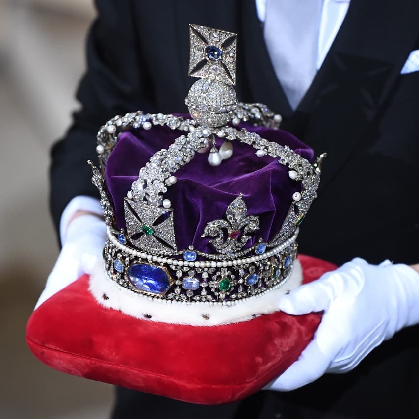 Así fue la proclamación del nuevo rey británico, Carlos III 1 Así fue la proclamación del nuevo rey británico, Carlos III Carlos III fue oficialmente proclamado este sábado rey del Reino Unido, abriendo una nueva era en la historia de un país que se prepara para despedir a Isabel II, su guía y símbolo de estabilidad durante siete décadas.