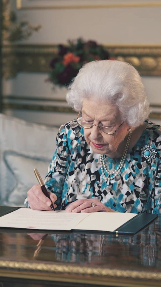 Conozca algunos de los datos curiosos de la reina Isabel II 1 Conozca algunos de los datos curiosos de la reina Isabel II Se confirmó este jueves 8 de septiembre la muerte de la reina Isabel II, tras haber estado bajo estricto cuidado médico por su mal estado de salud. Reposaba en el castillo de Balmoral, Escocia.