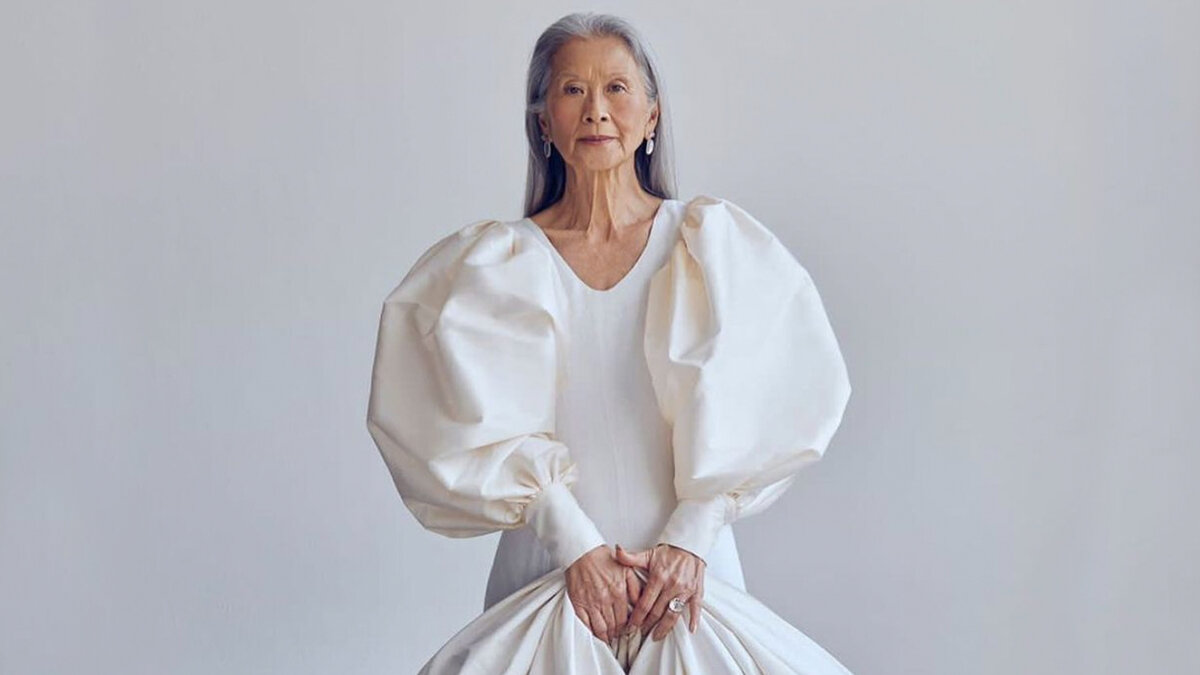 La edad no importa: mujer de 71 años se convirtió en modelo Muchas veces al ver que pasan los años y la vida nos pone obstáculos para cumplir lo que queremos, terminamos abandonando los sueños. Esto precisamente le pasó a esta mujer brasileña, quien pese a tener talento en el mundo del arte y haber querido destacarse en el mundo artístico, se encontró con que a sus 22 años debía hacerse cargo de su madre porque estaba enferma.