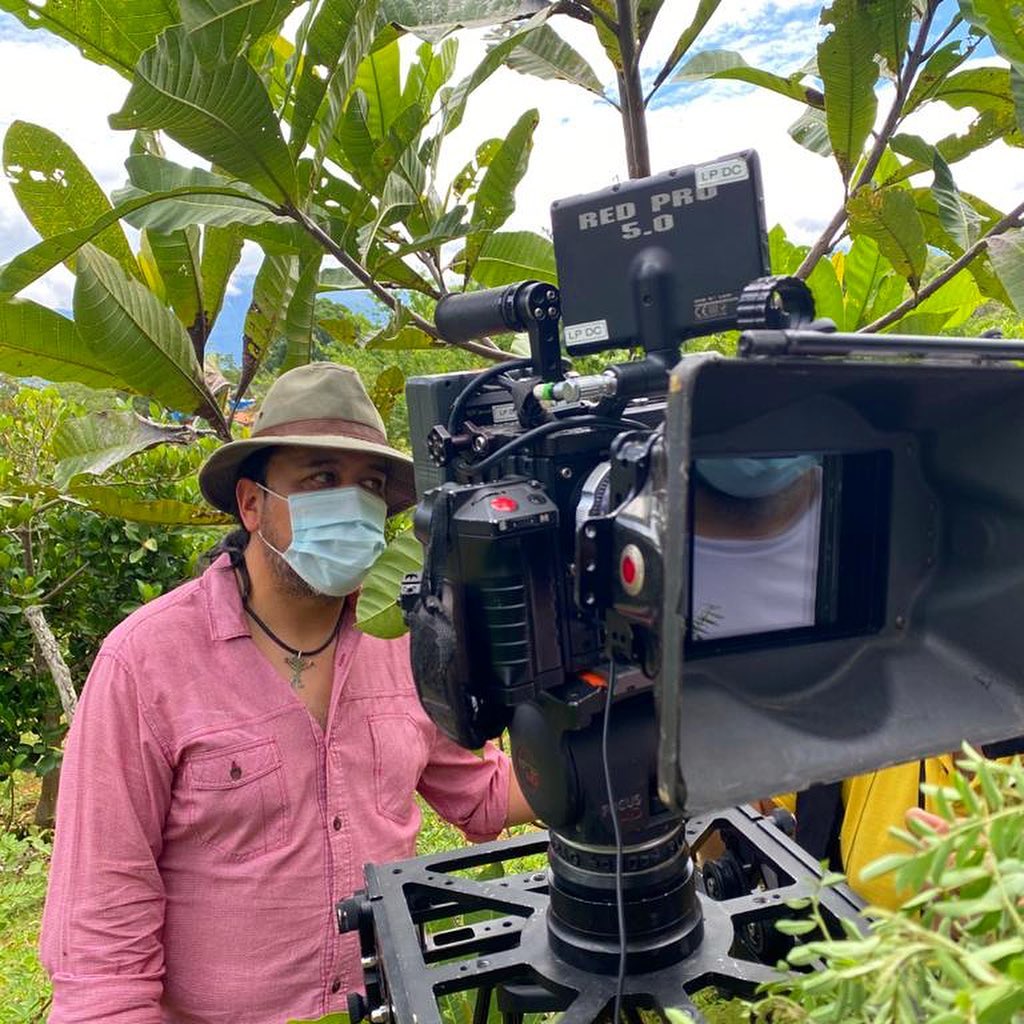 La trayectoria del actor y director de cine, Toto Vega 1 La trayectoria del actor y director de cine, Toto Vega En la noche del domingo se confirmó la muerte del reconocido actor y director de cine santandereano, Toto Vega, producto de un infarto fulminante.