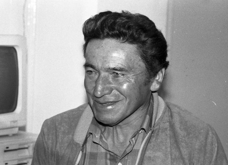 Murió Efraín 'El Zipa' Forero, campeón de la primera Vuelta a Colombia 2 Murió Efraín 'El Zipa' Forero, campeón de la primera Vuelta a Colombia Este lunes se registró la muerte de Efraín ‘El Zipa’ Forero a sus 92 años. El ciclista fue el primer campeón de la Vuelta a Colombia en 1951 y ganó cuatro veces el campeonato nacional de ruta.