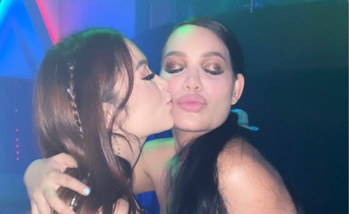 Andrea Valdiri dijo que no iba a perdonar a 'Epa Colombia' 1 Andrea Valdiri dijo que no iba a perdonar a 'Epa Colombia' Nuevamente la pelea entre Andrea Valdiri y 'Epa Colombia' volvió a salir a la luz, esta vez porque Daneidy Barrera dio una controversial entrevista al reconocido influencer Dímelo King en la que dijo que le dolió perder la amistad de la barranquillera y que anhela volver a recuperarla porque "la ama".