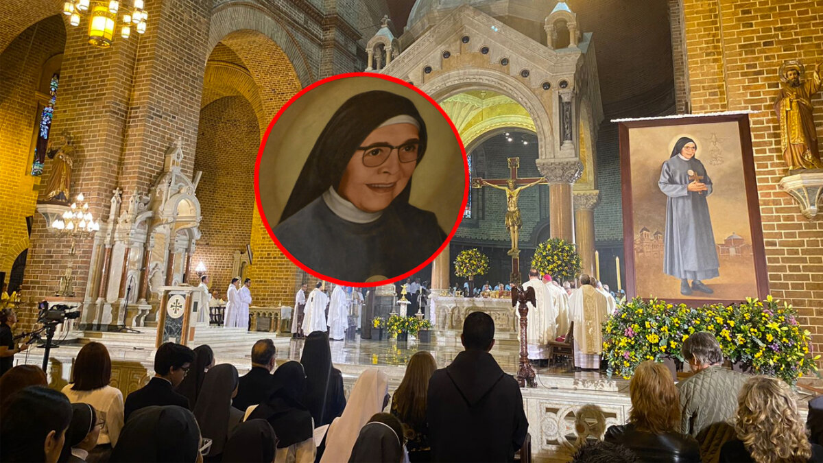 Así fue la beatificación de la madre María Berenice En la Basílica Metropolitana de Medellín, con gente haciendo una enorme fila sobre el atrio, comenzó este sábado la ceremonia de beatificación de María Berenice Duque Hencker. Ante la cantidad de gente, muchos optaron por hacerse de pie, en los pasillos, y desde ahí presenciar la ceremonia.