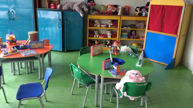 Bebé murió en jardín infantil de Usme: familia dice que no lo auxiliaron a tiempo Un doloroso hecho tiene consternados a los ciudadanos de la localidad de Usme, al sur de la capital, todo por cuenta de la muerte de un bebé de tan solo 2 años al interior de un jardín infantil.