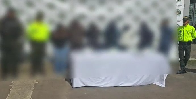Cayeron 'Los Armero' banda que vendía droga en Soacha Una peligrosa banda criminal conocida como 'Los Armero' fue desarticulada luego de que la totalidad de sus integrantes fueran capturados.
