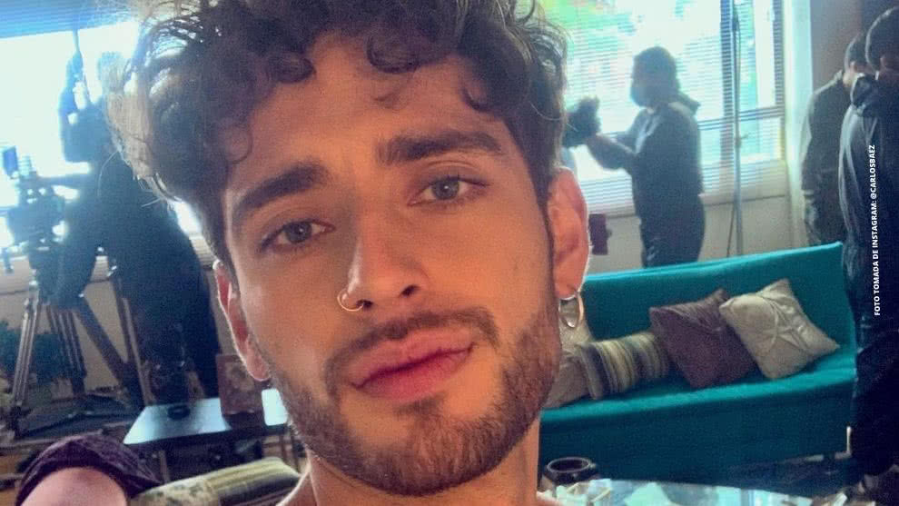 Carlos Báez confesó que esta solterito y a la orden Soltero y sin compromiso, así está el actor y exparticipante de&nbsp;MasterChef, Carlos Báez. El joven de 28 años confesó en una entrevista que ya no tiene novia y que está abierto para el amor.