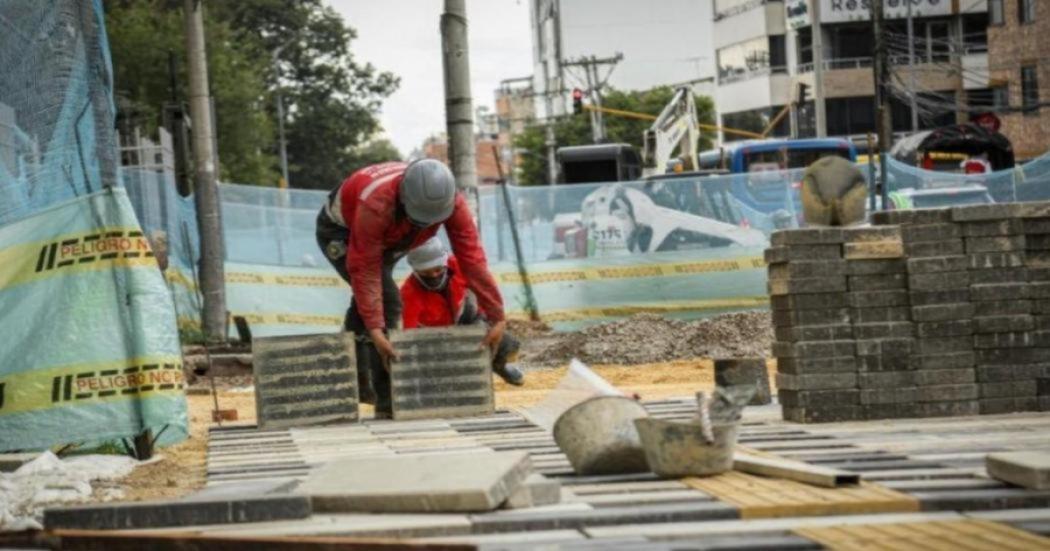 Conozca los cierres viales que habrá en Bogotá 1 Conozca los cierres viales que habrá en Bogotá La Secretaría Distrital de Movilidad informó que a partir de este miércoles 12 de octubre están programados los cierres de carrieles por calzada, de sentido occidente-oriente de la avenida de las Américas, entre la transversal 39 bis A y la avenida carrera 36.