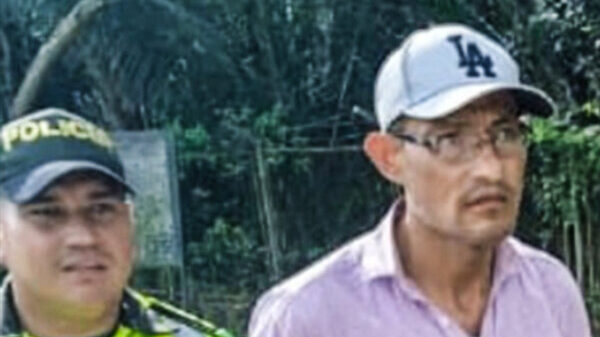Acusado de haber asesinado a su hijo podría quedar en libertad hoy Según las autoridades, la detención de González, fue por el delito de cohecho, es decir, por el intento de soborno que trato de hacer cuando fue sorprendido por la policía en un retén de Tolima muy cerca a Piscilago y no por el homicidio del pequeño Gabriel.