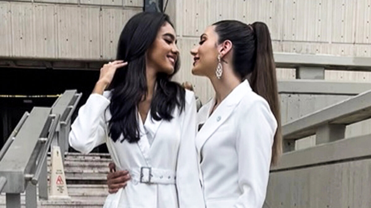 Exreinas de belleza se conocieron en concurso y ahora se van a casar 2 Exreinas de belleza se conocieron en concurso y ahora se van a casar “Después de decidir mantener en privacidad nuestra relación, les abrimos las puertas en un día especial”, indicaron las exreinas en sus redes sociales.
