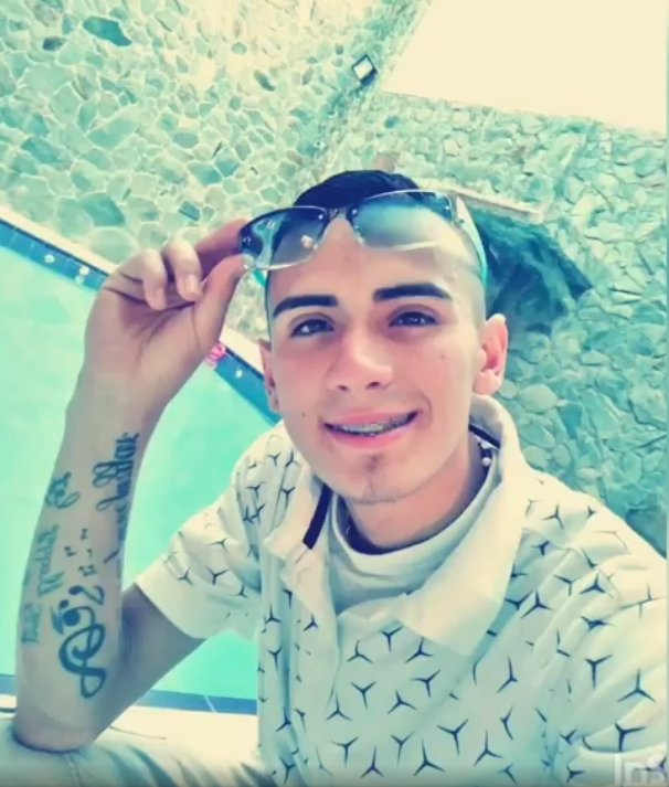 Familia exige justicia por el asesinato de Juan Camilo en Ciudad Bolívar En la edición impresa de Q’HUBO del pasado 17 de mayo reseñamos un caso de intolerancia a las afueras de un bar del barrio Lucero Bajo, en la localidad de Ciudad Bolívar, en donde, en medio de una riña, Juan Camilo Sánchez Parra (de 22 años) recibió varias heridas con arma blanca que lo dejaron en estado crítico. Horas después, la víctima falleció en el Hospital de Meissen a causa de la gran cantidad de sangre que perdió.