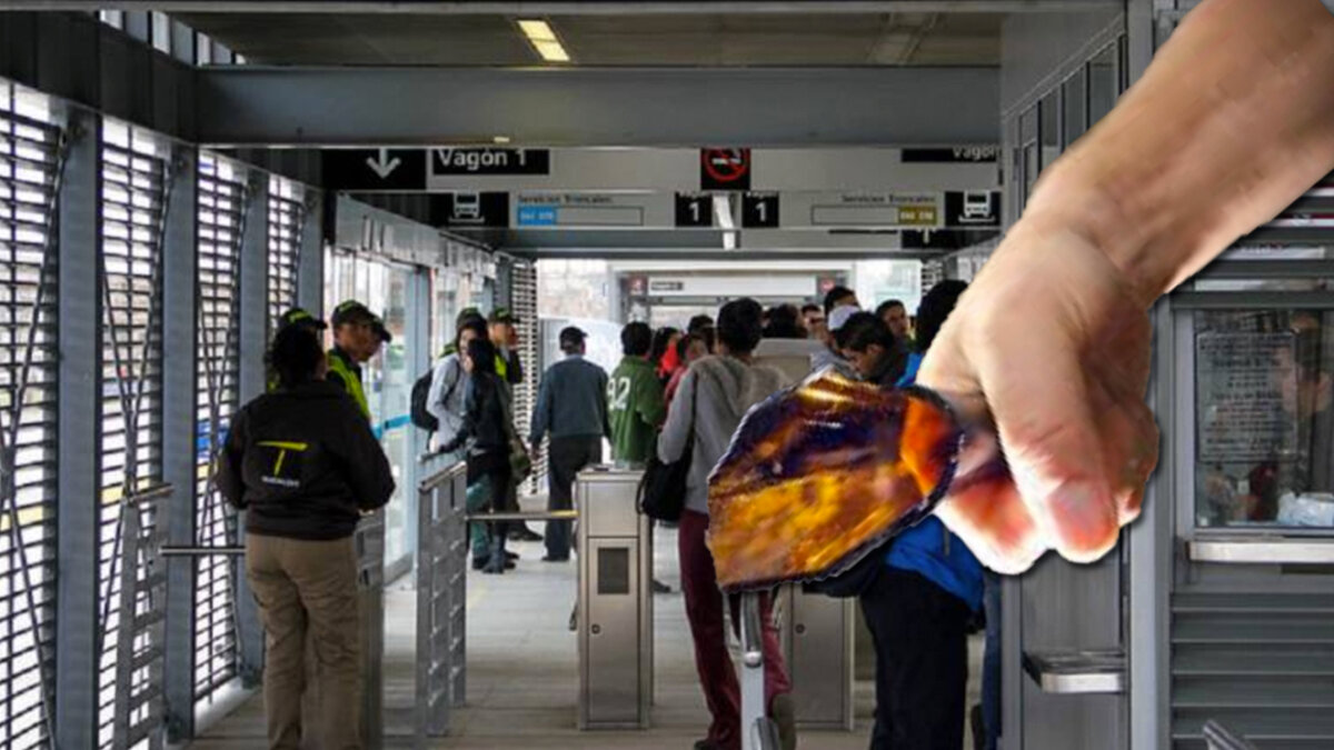 Funcionario de TransMilenio fue apuñalado con un vidrio Usar TransMilenio se ha convertido en uno de los más grandes miedos de los bogotanos, ya que la violencia dentro de las estaciones y articulados es cada día peor.