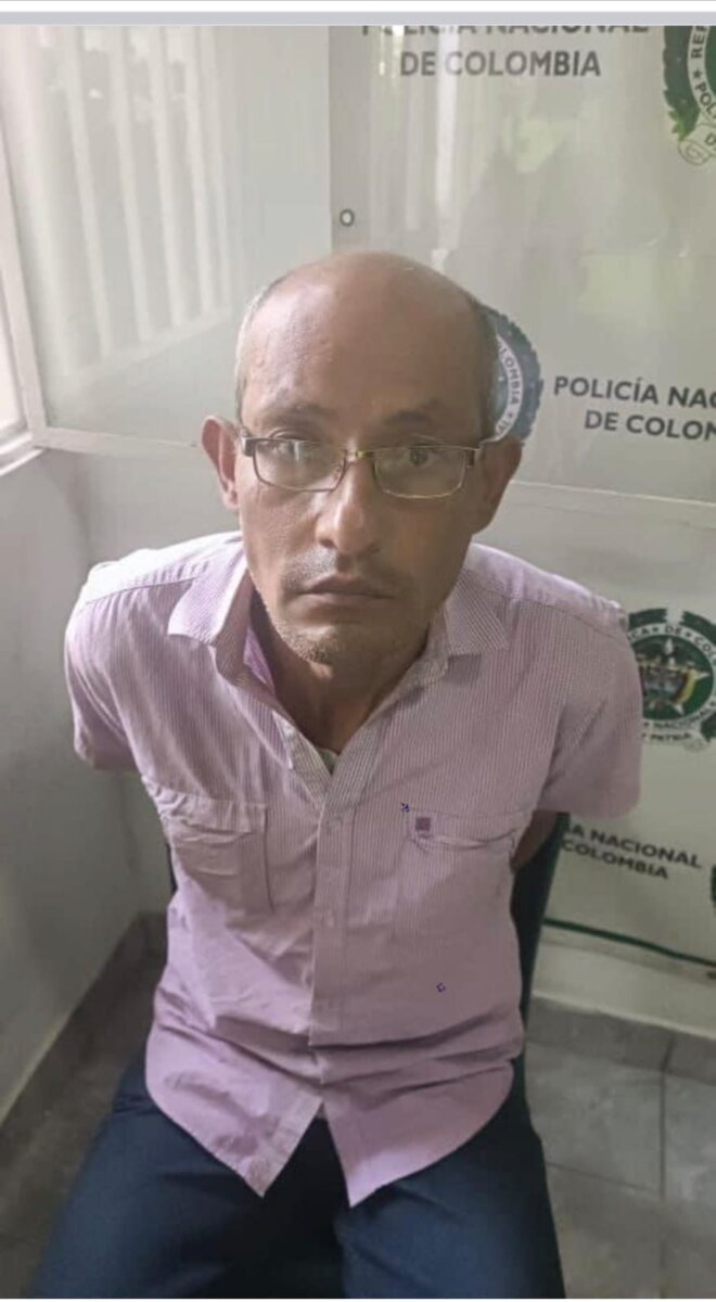 La desgarradora confesión del hombre que asesinó a su hijo Luego de que Gabriel Enrique González Cubillos aceptara haber asesinado a sangre fría a su propio hijo, el pequeño Gabriel Esteban de tan solo 5 años, hallado sin vida al interior de un hotel en Melgar el pasado 5 de octubre, confesó cómo llevó a cabo el atroz hecho.