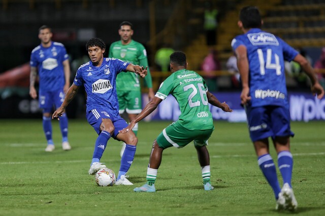 Millonarios cayó con La Equidad y aplazó la clasificación Millonarios se quedó con las ganas de sellar, de manera anticipada, su paso a los cuadrangulares de la Liga. Este sábado, frente a un complicado equipo de La Equidad, el cuadro 'Embajador' perdió 1-0, en el estadio de Techo (Kennedy).