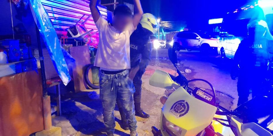 Negarse a llevar en su carro a un herido le costó la vida a Mario Mario González fue cruelmente asesinado al interior de su vehículo por un intolerante sujeto que le disparó en dos oportunidades todo porque se negó a trasladar a un herido hasta un centro asistencial.