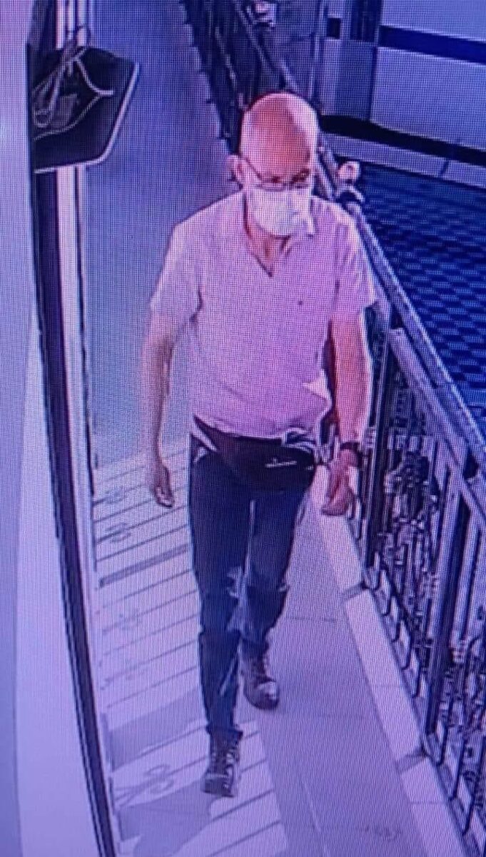 Nuevos detalles: habló dueño del hotel donde fue asesinado Gabriel El asesinato de Gabriel, un niño de 5 años, tiene consternado al país, en especial porque fue su propio padre el que le quitó la vida sin contemplación. Luego de conocerse el aberrante crimen, Fabian Vidal, el dueño del hotel El Rey de Melgar donde fue encontrado el cuerpo del menor, reveló estremecedores detalles.