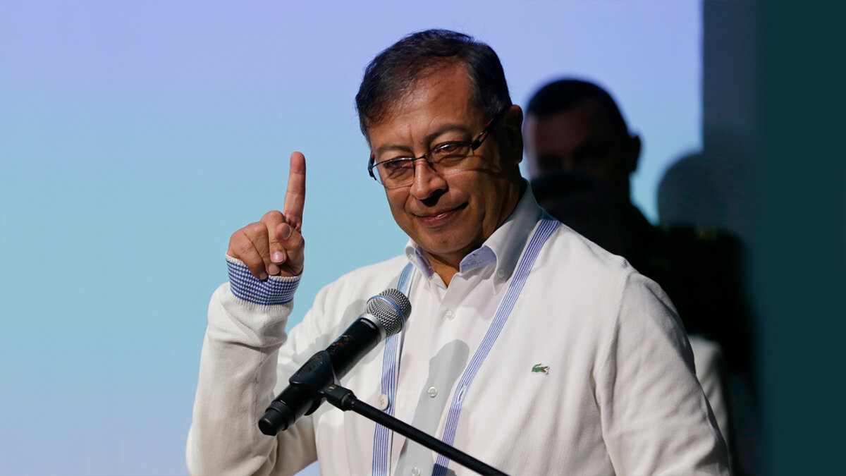 “Aquí estamos para recomenzar un camino”, Petro tras reunión con Maduro Este martes 1 de octubre, se llevó a cabo una reunión entre Gustavo Petro y el jefe de estado venezolano, donde tocaron algunos temas de interés nacional y bilateral.