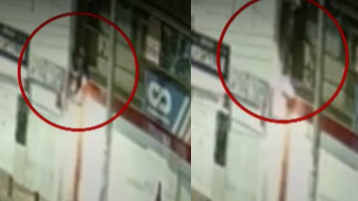Pillos a lo ‘Spiderman’ trepan las paredes para atracar negocios en Engativá 10 Pillos a lo ‘Spiderman’ trepan las paredes para atracar negocios en Engativá Las cámaras de seguridad del sector han captado cuando los pillos en las horas de la noche llegan a los establecimientos y como si fueran 'Spiderman' trepan las paredes para llegar a los techos y rompen las tejas.