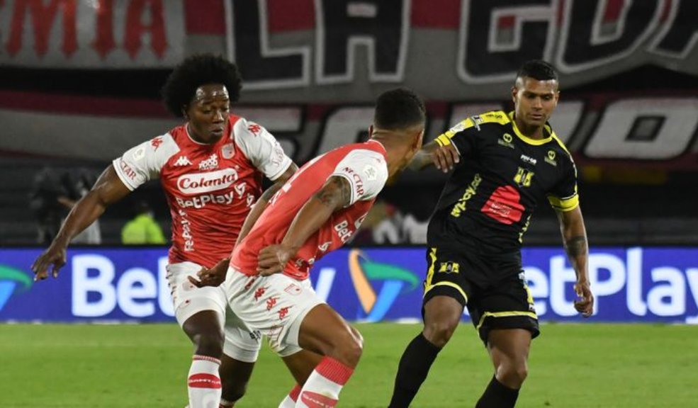 Alianza se bailó a Santa Fe: le clavó cuatro goles La hinchada de Santa Fe, no dejan pasar ni una, pues señalaron que fue un mal partido, "desconcentrados totalmente". Sin embargo, cabe resaltar el increíble trabajo de Alianza Petrolera.