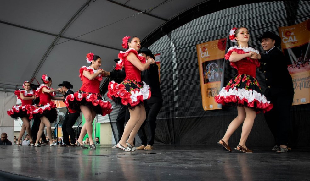 El joropo también hará parte de los festivales al parque 4 El joropo también hará parte de los festivales al parque Por primera vez, en la larga historia de los Festivales al Parque de Bogotá, se realizará Joropo al Parque.