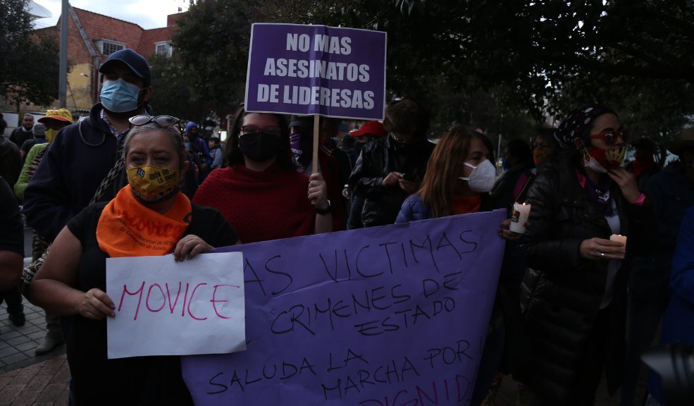 Defensoría: asesinatos contra líderes sociales aumentaron en el país 3 Defensoría: asesinatos contra líderes sociales aumentaron en el país La Defensoría del Pueblo alertó este viernes que, entre enero y septiembre de este año, 157 líderes sociales han sido asesinados en el país. Una cifra superior a los 109 casos reportados en el mismo periodo de 2021.