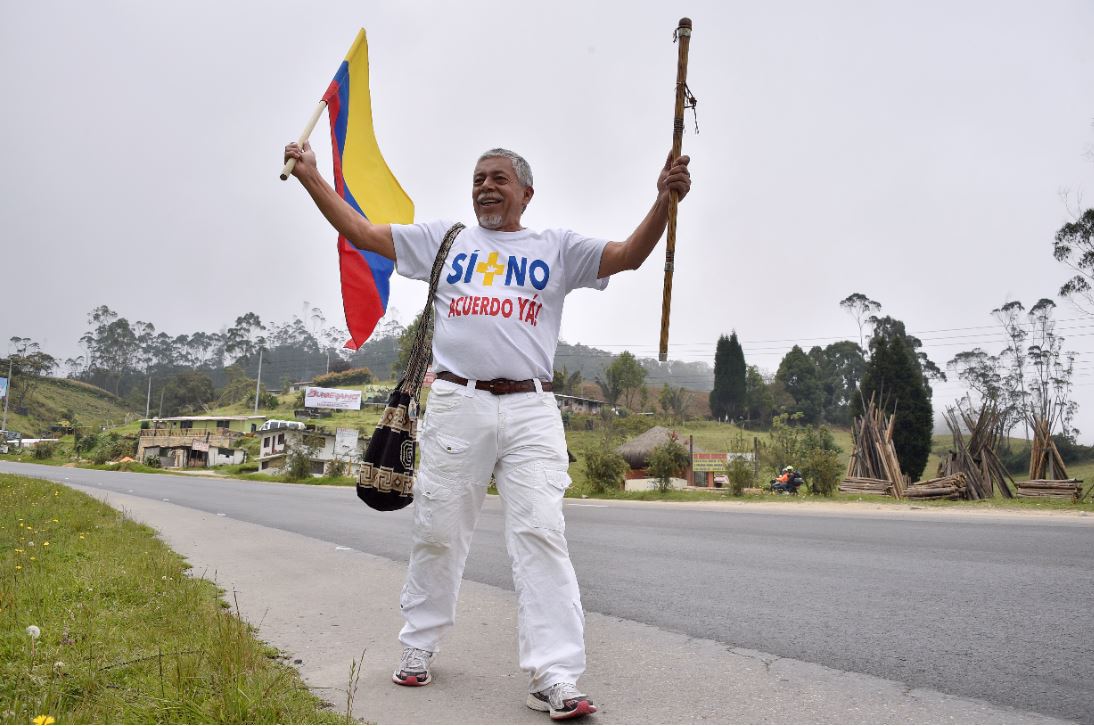 Profesor Moncayo, quien recorrió toda Colombia por la liberación de su hijo, tiene cáncer El profesor Gustavo Moncayo, uno de los hombres que marcaron la historia en Colombia luego de caminar por todo el país exigiendo la liberación de su hijo, Pablo Emilio Moncayo, quien había sido secuestrado en ese entonces por la guerrilla de las Farc, tiene cáncer de hígado.