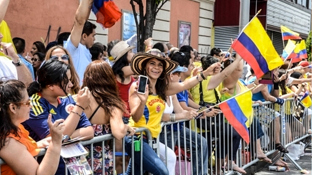 Tremenda propuesta: colombianos podrían entrar a Estados Unidos sin visa Cientos de colombianos se quejan, ahora y siempre, por la demora en las citas para tramitar la visa; estamos hablando de varios meses y hasta años. Sin embargo, esta problemática ya está en el radar del embajador de Colombia en Estados Unidos, quien lanzó una muy interesante propuesta.