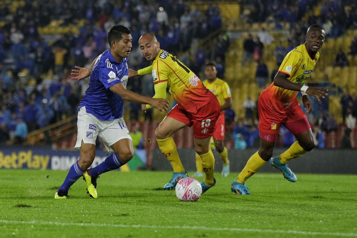 Millos no levanta, volvió a perder 1 Millos no levanta, volvió a perder Millonarios no está pasando por un buen momento, pues los azules no conocen la victoria desde la fecha 13, aunque se ubican segundos en la tabla de posiciones.