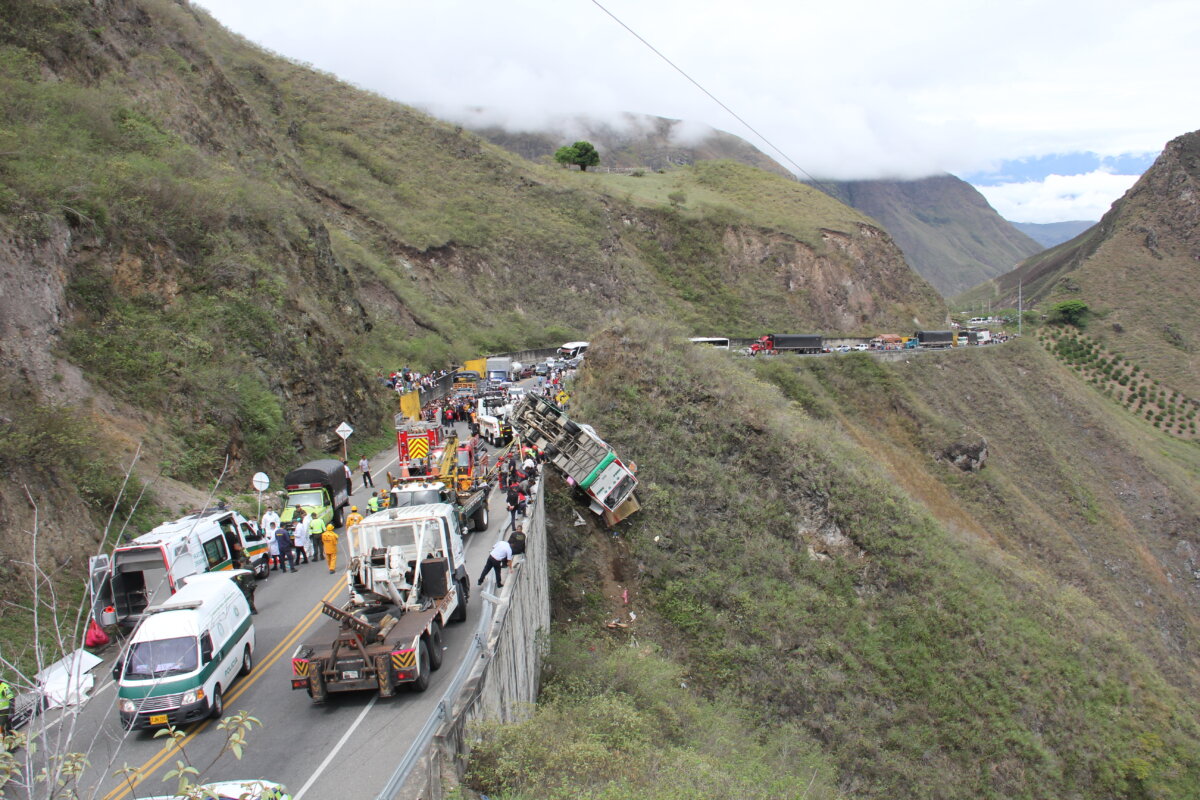 110 personas han muerto en siniestros viales durante la semana de receso 1 110 personas han muerto en siniestros viales durante la semana de receso El último balance en materia de transporte entregado por el ministro de Transporte, Guillermo Reyes, detalla que durante la semana de receso un total de 110 personas han fallecido por causa de siniestros en las vías del país.