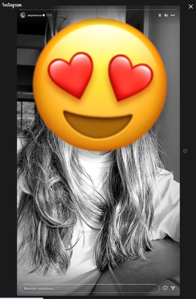 ¿Coincidencia? Alejandro Riaño y su ex están estrenando amores El comediante Alejandro Riaño y su expareja, la arquitecta María Alejandra Manotas, quisieron dejar de esconder a sus nuevos amores y los publicaron en sus redes sociales, dejando en el aire varios interrogantes entre sus seguidores, pues hasta hace pocos meses fue que ambos anunciaron su separación.