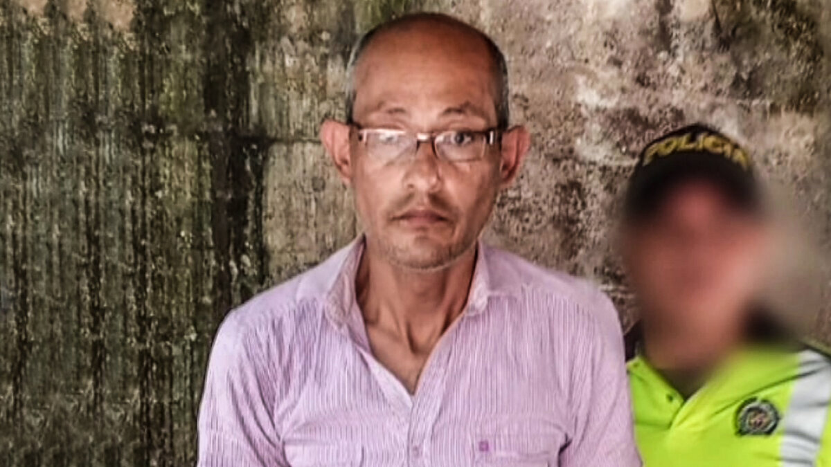 Gabriel Enrique aceptó haber matado a su hijo Durante la audiencia de legalización de captura e imputación, Gabriel Enrique González Cubillos aceptó haber asesinado a su hijo, el pequeño Gabriel Esteban, al interior de un hotel en Melgar la madrugada de este lunes 3 de octubre.