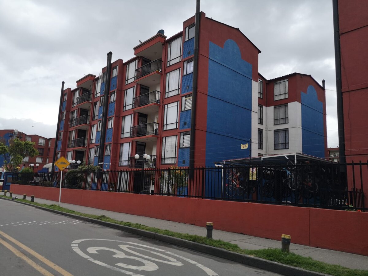 Misteriosa muerte de Lorena en Casa Linda Los uniformados que atendieron el caso encontraron la dolorosa escena e identificaron a la mujer como Briyit Lorena Traslaviña Arévalo, quien se encontraba estudiando para ser auxiliar de vuelo.